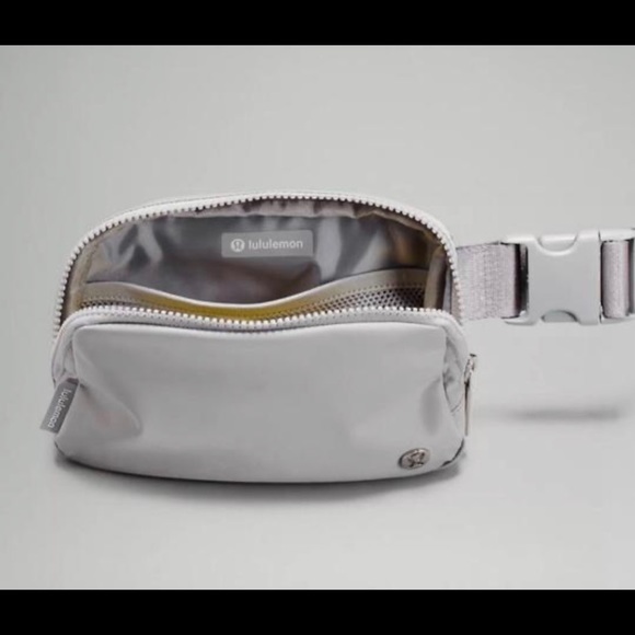 LULULEMON EVERYWHERE BELT BAG - Picture 2 of 15